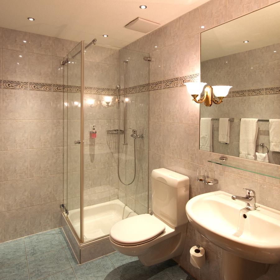 Landgasthof Zu Den Drei Sternen Brunegg Kamer foto