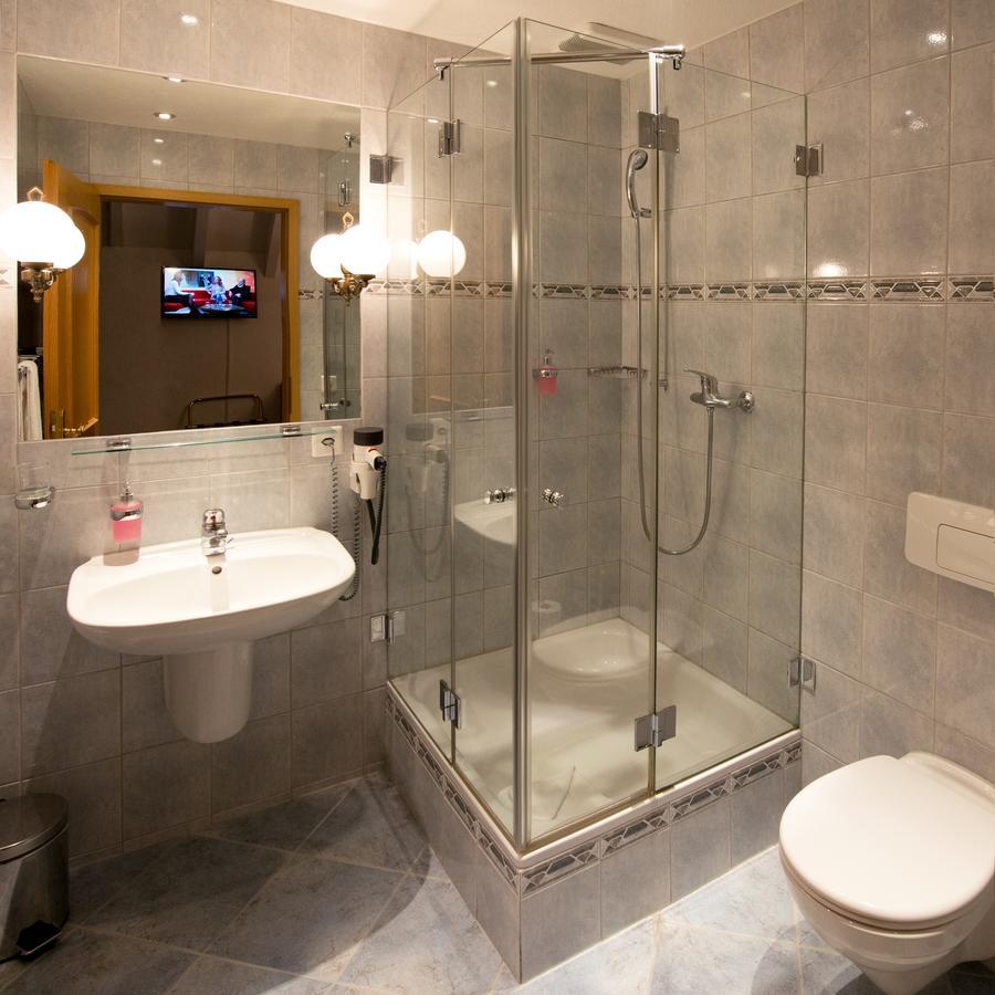 Landgasthof Zu Den Drei Sternen Brunegg Kamer foto