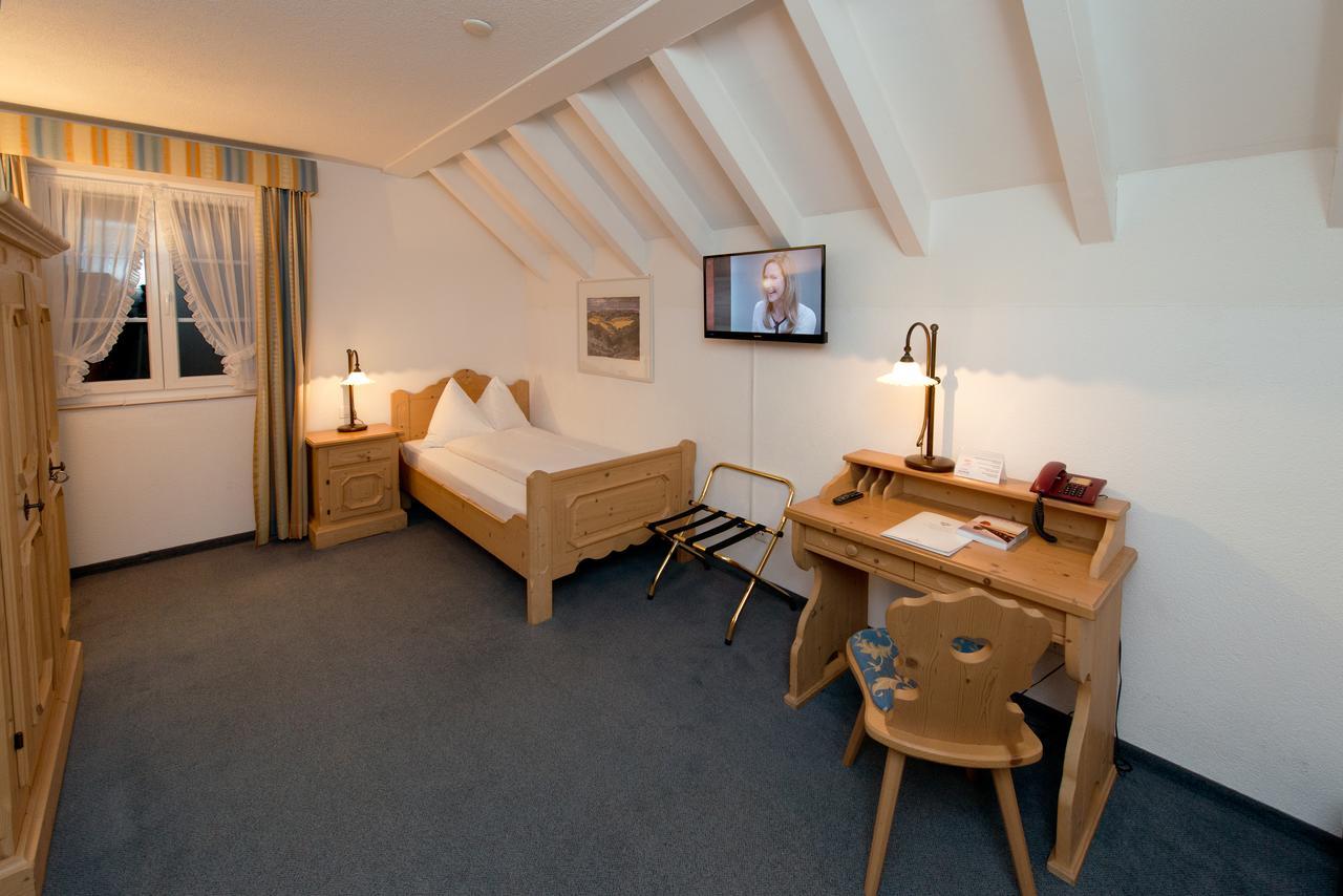 Landgasthof Zu Den Drei Sternen Brunegg Kamer foto